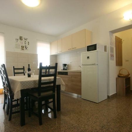 Apartment Luisa Пореч Екстер'єр фото